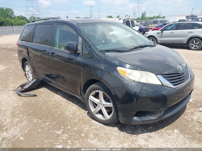 2013 TOYOTA SIENNA LE 7 PASSENGER
