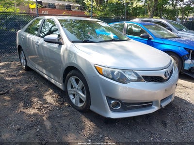 2013 TOYOTA CAMRY SE