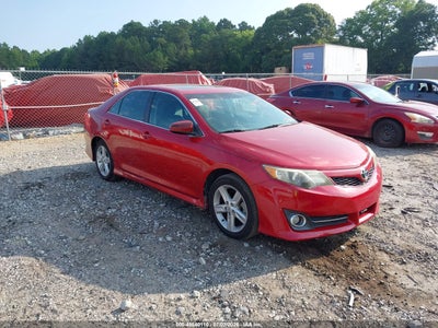 2014 TOYOTA CAMRY SE