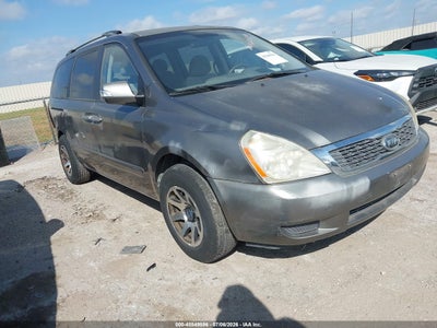 2011 KIA SEDONA LX