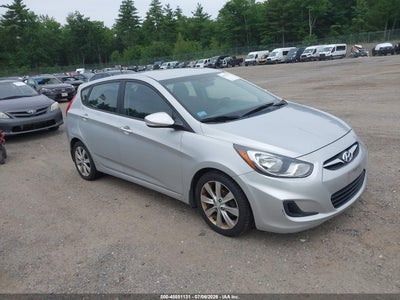 2013 HYUNDAI ACCENT SE