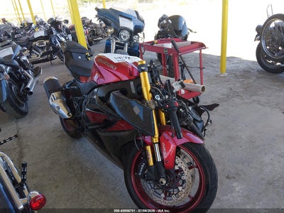 2025 SUZUKI GSX-R1000 R
