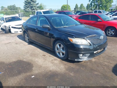 2011 TOYOTA CAMRY SE