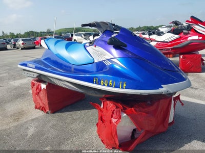 2010 YAMAHA PERSONAL WATERCRAFT