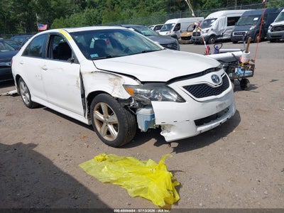 2011 TOYOTA CAMRY SE