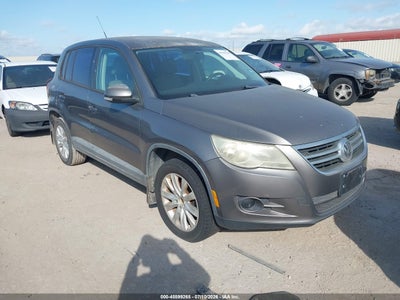 2010 VOLKSWAGEN TIGUAN S