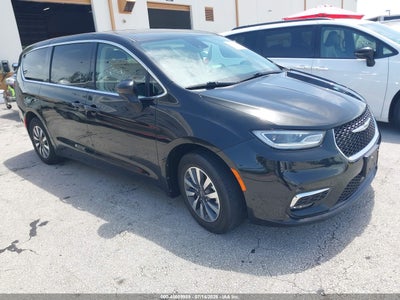 2023 CHRYSLER PACIFICA HYBRID TOURING L