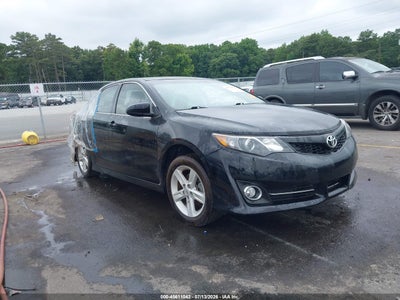 2014 TOYOTA CAMRY SE