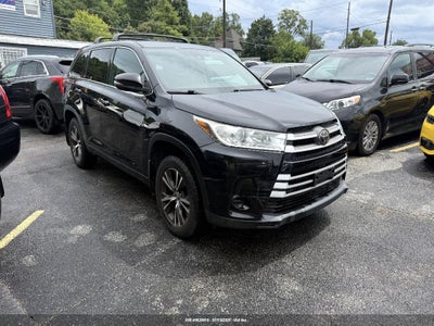 2018 TOYOTA HIGHLANDER LE