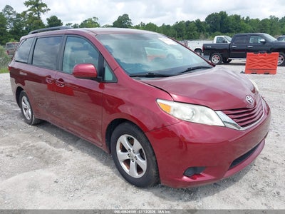 2016 TOYOTA SIENNA LE 8 PASSENGER