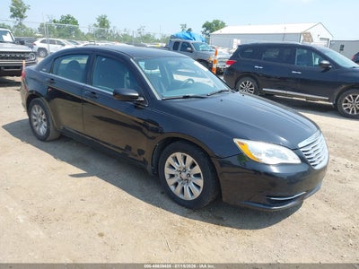 2013 CHRYSLER 200 LX