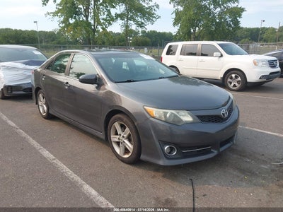 2013 TOYOTA CAMRY SE