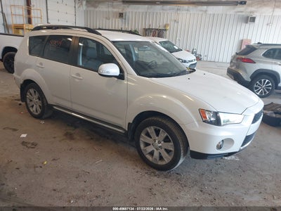 2011 MITSUBISHI OUTLANDER SE